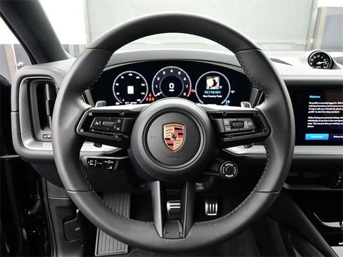 Used 2026 Porsche Cayenne S image 8