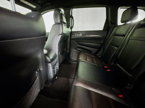 Used 2018 Jeep Grand Cherokee Limited image 24