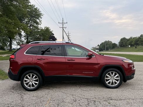Used 2016 Jeep Cherokee Limited AWD/4WD image 6