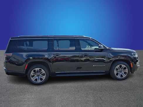 Used 2024 Jeep Wagoneer L Series II w/ Flexible Seating Group image 7