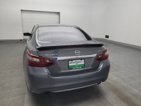 Used 2017 Nissan Altima 2.5 SR w/ Midnight Edition Package FWD image 6