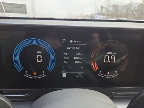 Certified 2025 Hyundai Kona SEL image 20