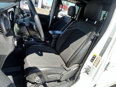 Used 2021 Jeep Gladiator Sport AWD/4WD image 17