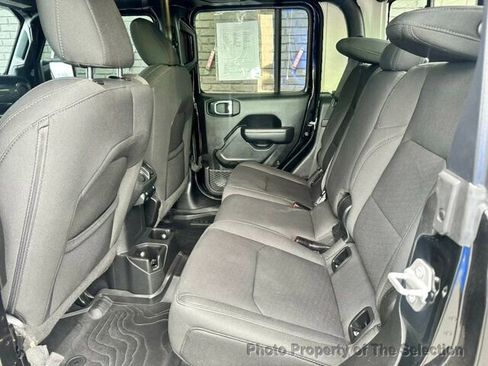 Used 2022 Jeep Gladiator Sport image 33
