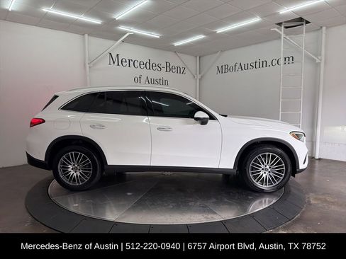 Certified 2025 Mercedes-Benz GLC 300 image 9