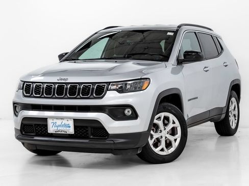 Used 2024 Jeep Compass Latitude AWD/4WD image 1
