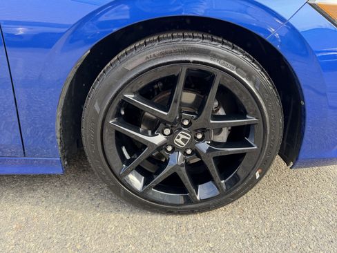 Used 2023 Honda Civic Sport image 8