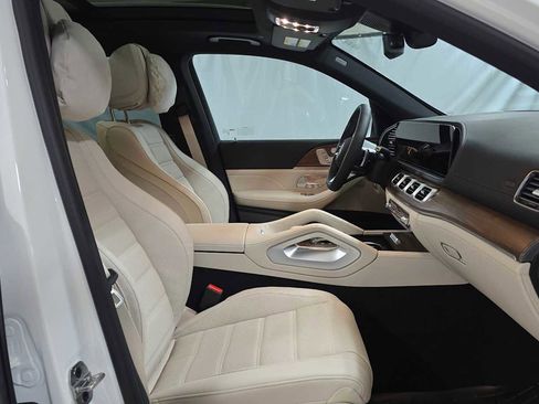 New 2026 Mercedes-Benz GLS 580 4MATIC image 10