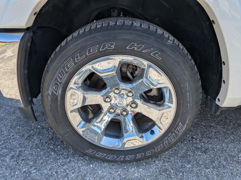 Used 2025 RAM 1500 Big Horn AWD/4WD image 12