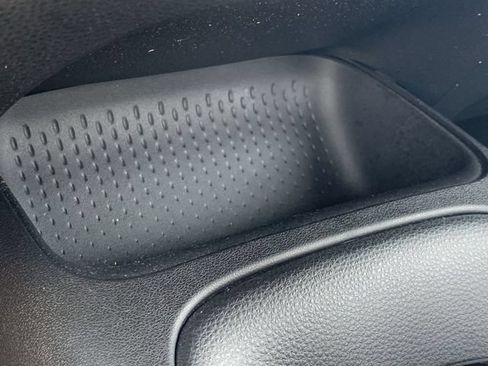Used 2021 Toyota Corolla LE FWD image 25