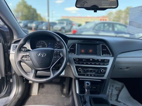 Used 2016 Hyundai Sonata SE w/ Cargo Package image 18