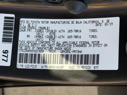 Used 2019 Toyota Tacoma TRD Off-Road w/ Technology Package image 27