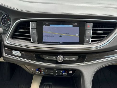 Used 2019 Buick Enclave Premium AWD/4WD image 24