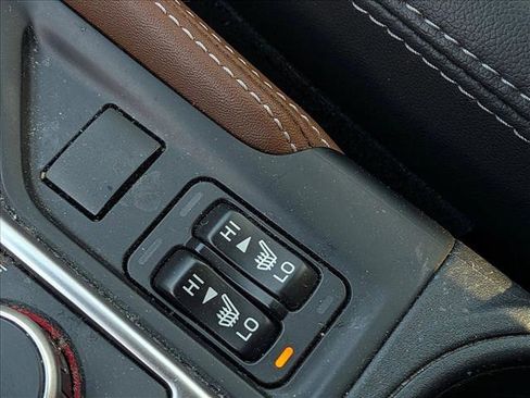 Used 2023 Subaru Forester Touring image 5