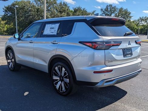 New 2025 Mitsubishi Outlander SE image 7