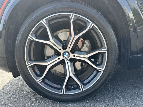 Used 2019 BMW X5 xDrive40i w/ M Sport Package AWD/4WD image 12