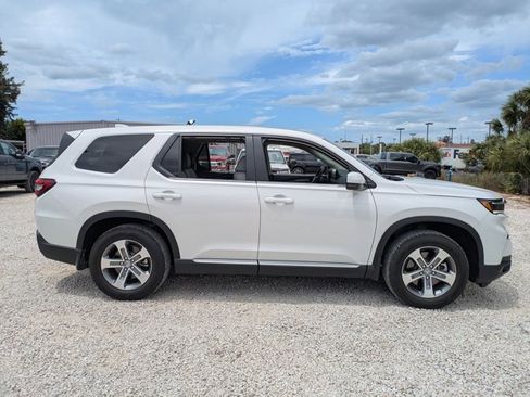 Used 2025 Honda Pilot EX-L image 2