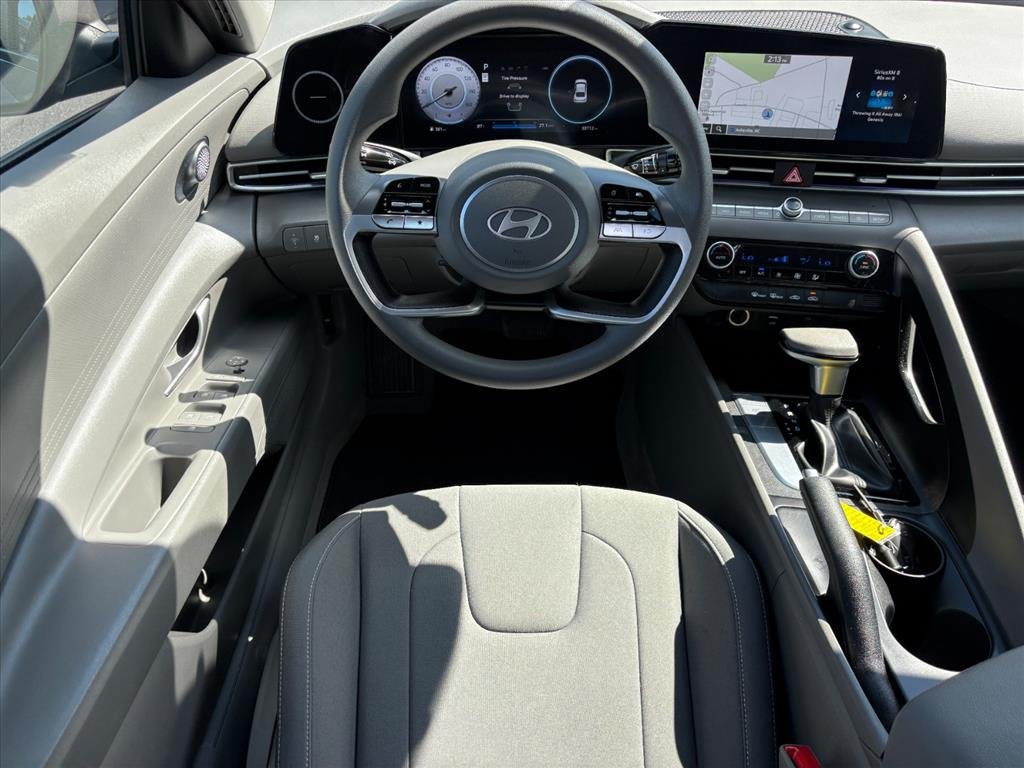Certified 2024 Hyundai Elantra SEL FWD image 19