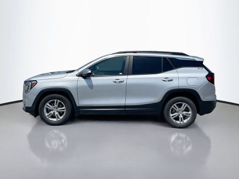 Used 2022 GMC Terrain SLE w/ Driver Convenience Package FWD image 3
