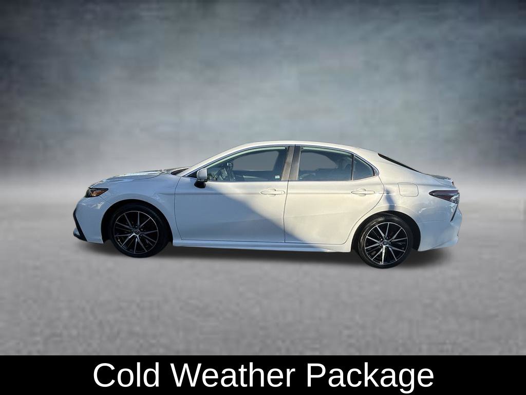 Used 2024 Toyota Camry SE w/ Cold Weather Package FWD image 4