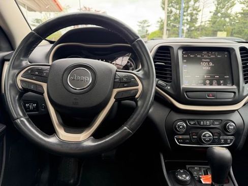 Used 2016 Jeep Cherokee 75th Anniversary AWD/4WD image 20
