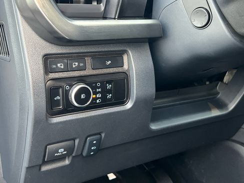 Certified 2024 Ford F350 Lariat image 29