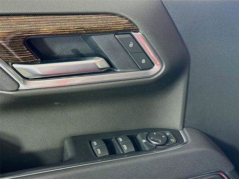 New 2026 GMC Sierra 1500 Elevation image 13