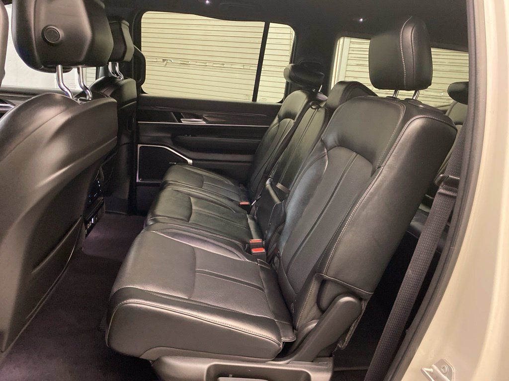 Used 2022 Jeep Wagoneer Series III RWD image 22