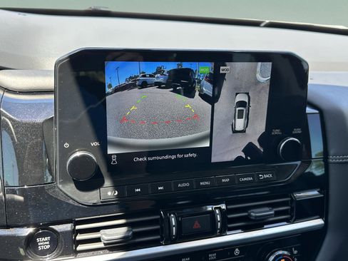 Certified 2025 Nissan Pathfinder Platinum w/ Cargo Package image 35