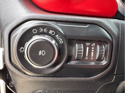 Used 2021 Jeep Wrangler Unlimited Rubicon AWD/4WD image 27