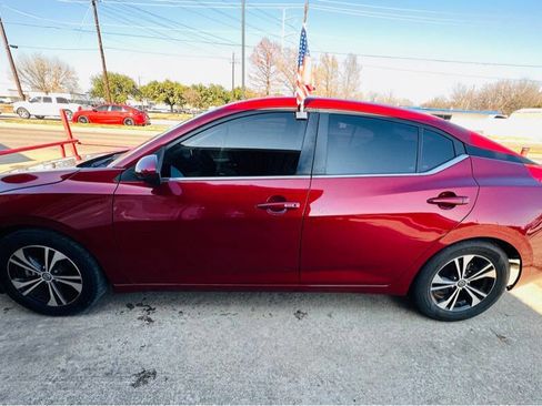 Used 2021 Nissan Sentra SV image 2