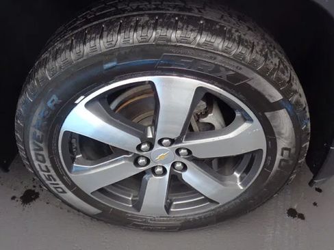 Used 2019 Chevrolet Traverse LT w/ LT Premium Package AWD/4WD image 9