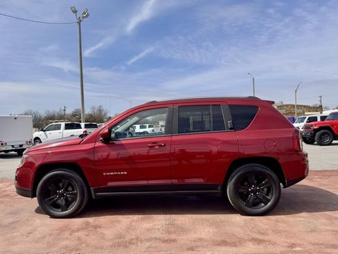 Used 2015 Jeep Compass High Altitude image 6
