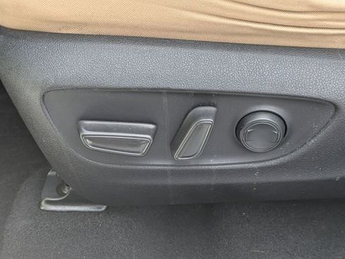 Used 2020 Toyota RAV4 XLE w/ Convenience Package FWD image 21