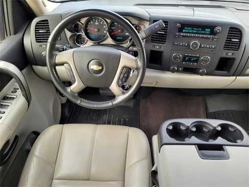 Used 2009 Chevrolet Silverado 1500 LT w/ Regional Value Package image 18