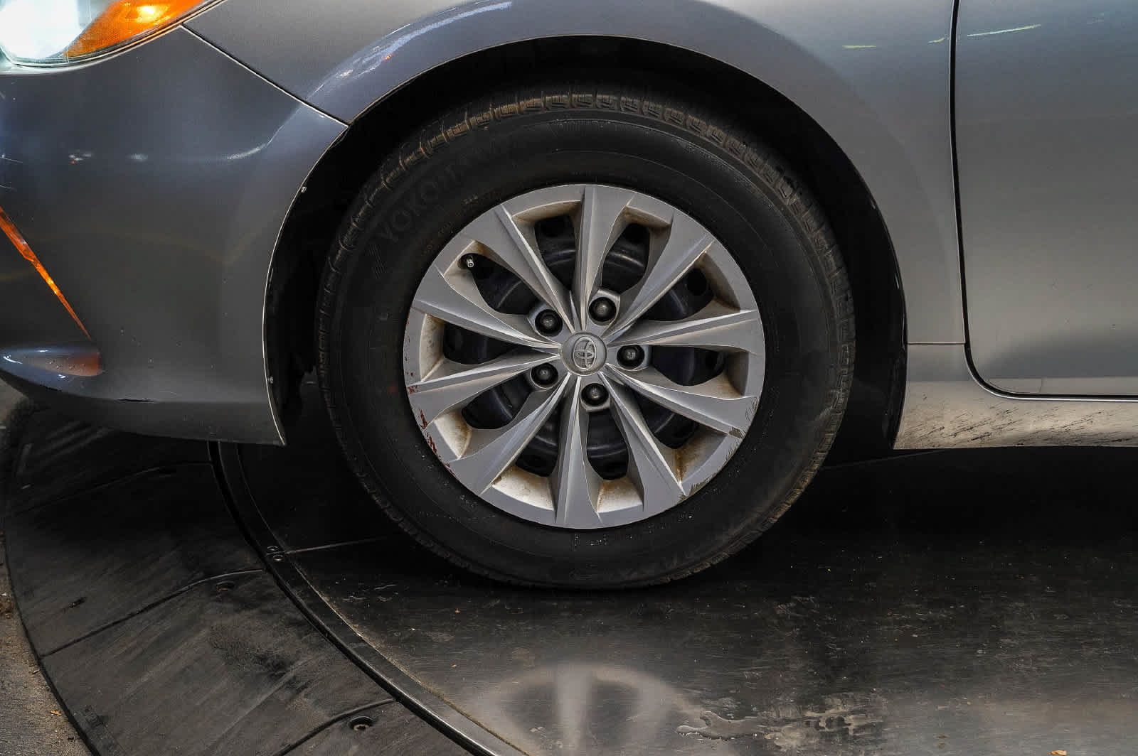 Used 2016 Toyota Camry LE FWD image 9