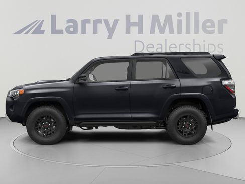 Used 2023 Toyota 4Runner TRD Off-Road Premium w/ Off Road Premium Plus Package AWD/4WD image 3