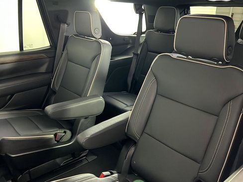 Used 2023 Chevrolet Tahoe Premier AWD/4WD image 4