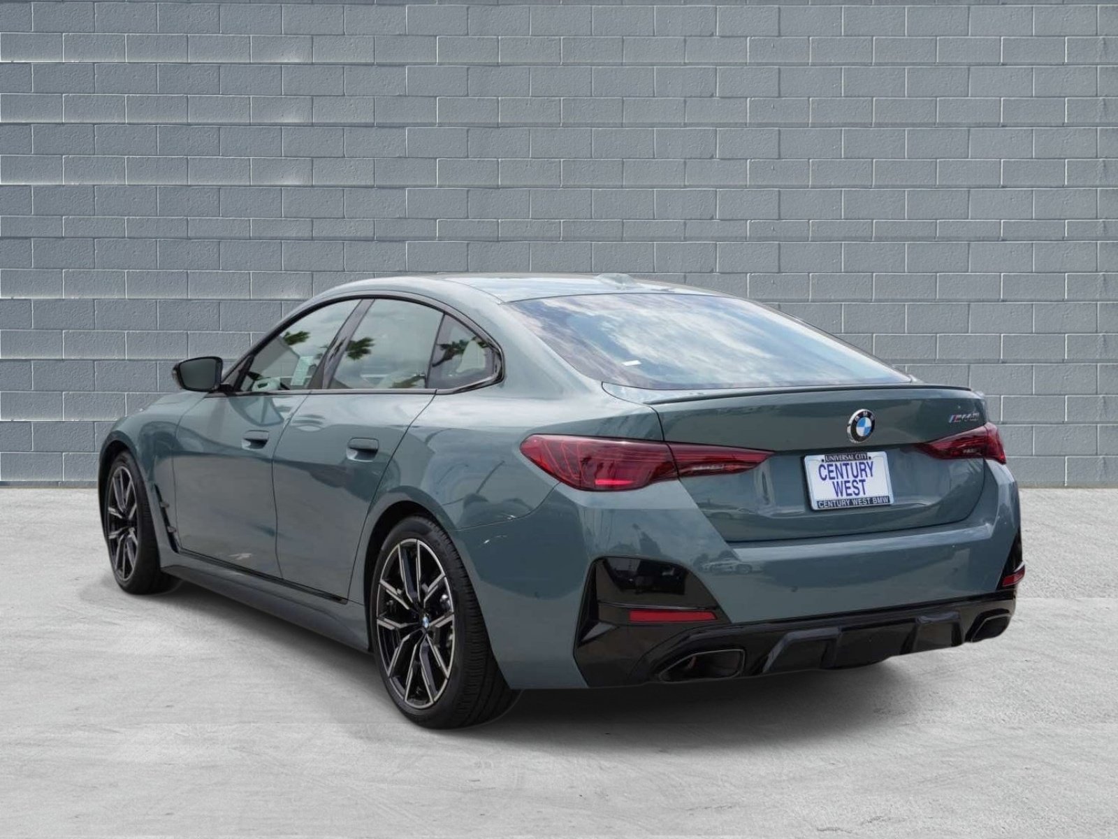 Used 2025 BMW M440i RWD image 3