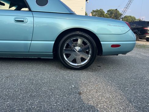 Used 2002 Ford Thunderbird Deluxe image 26