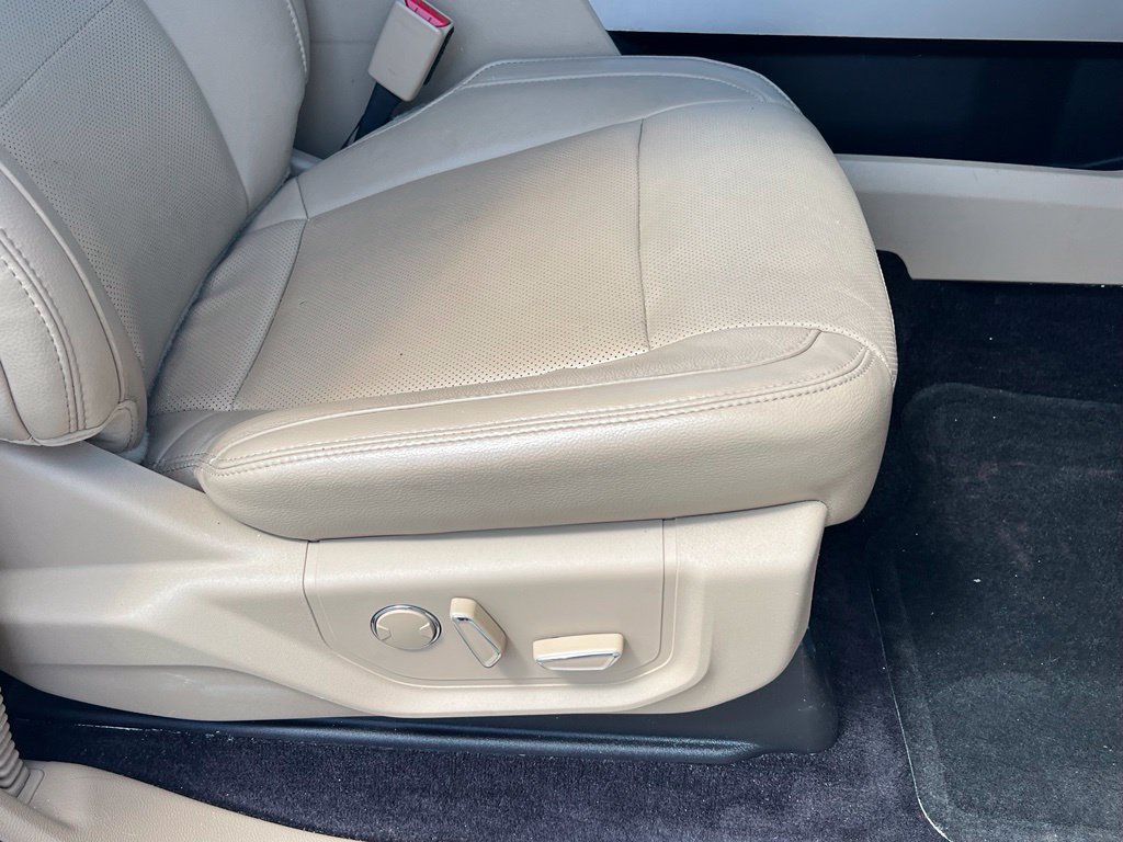Used 2017 Ford F150 Lariat AWD/4WD image 16
