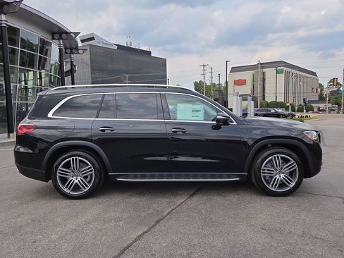 New 2026 Mercedes-Benz GLS 450 4MATIC image 6