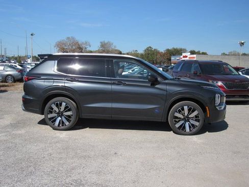 New 2026 Mitsubishi Outlander SEL FWD image 2