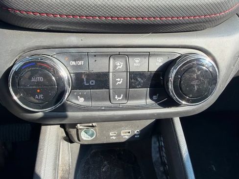 Used 2023 Chevrolet TrailBlazer RS w/ Convenience Package FWD image 9