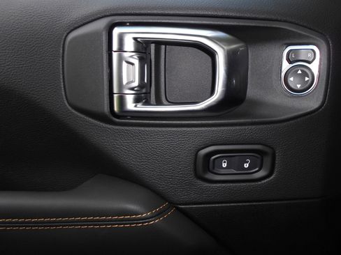 New 2025 Jeep Gladiator Sport image 22