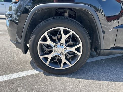 Used 2019 Jeep Grand Cherokee Limited w/ Luxury Group II image 56