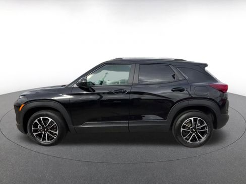 Used 2025 Chevrolet TrailBlazer LT image 9