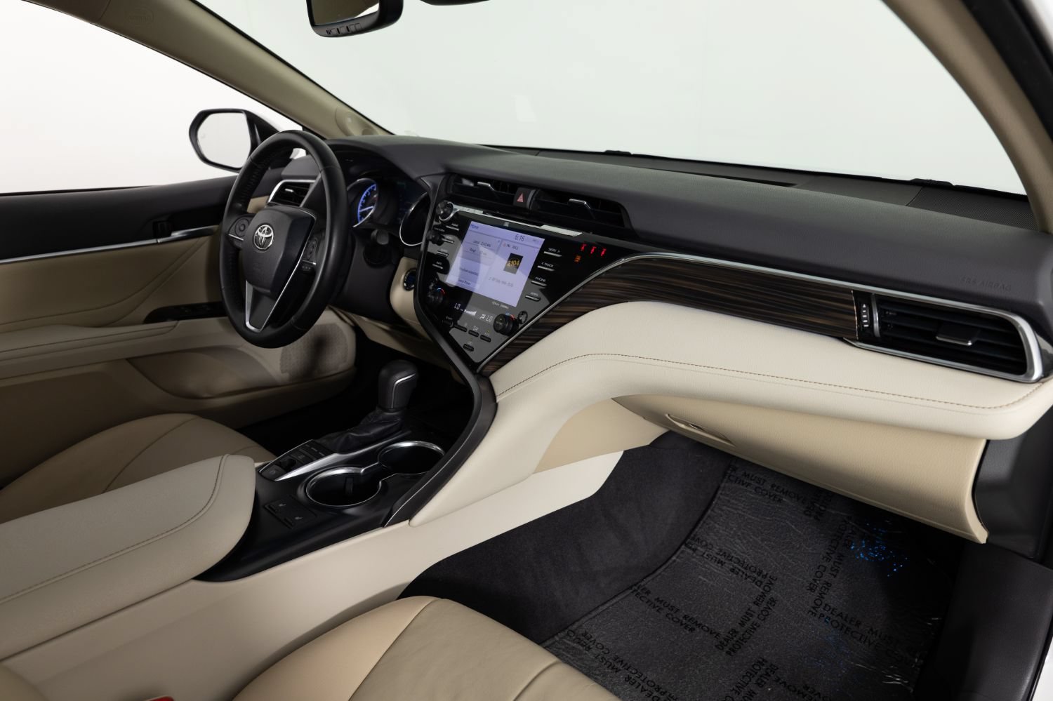 Used 2018 Toyota Camry XLE FWD image 24