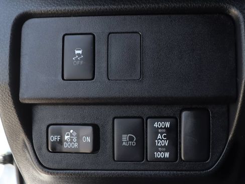 Used 2021 Toyota Tacoma TRD Off-Road w/ Technology Package AWD/4WD image 20