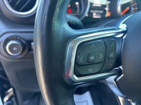 Used 2018 Jeep Wrangler Unlimited Sahara AWD/4WD image 15